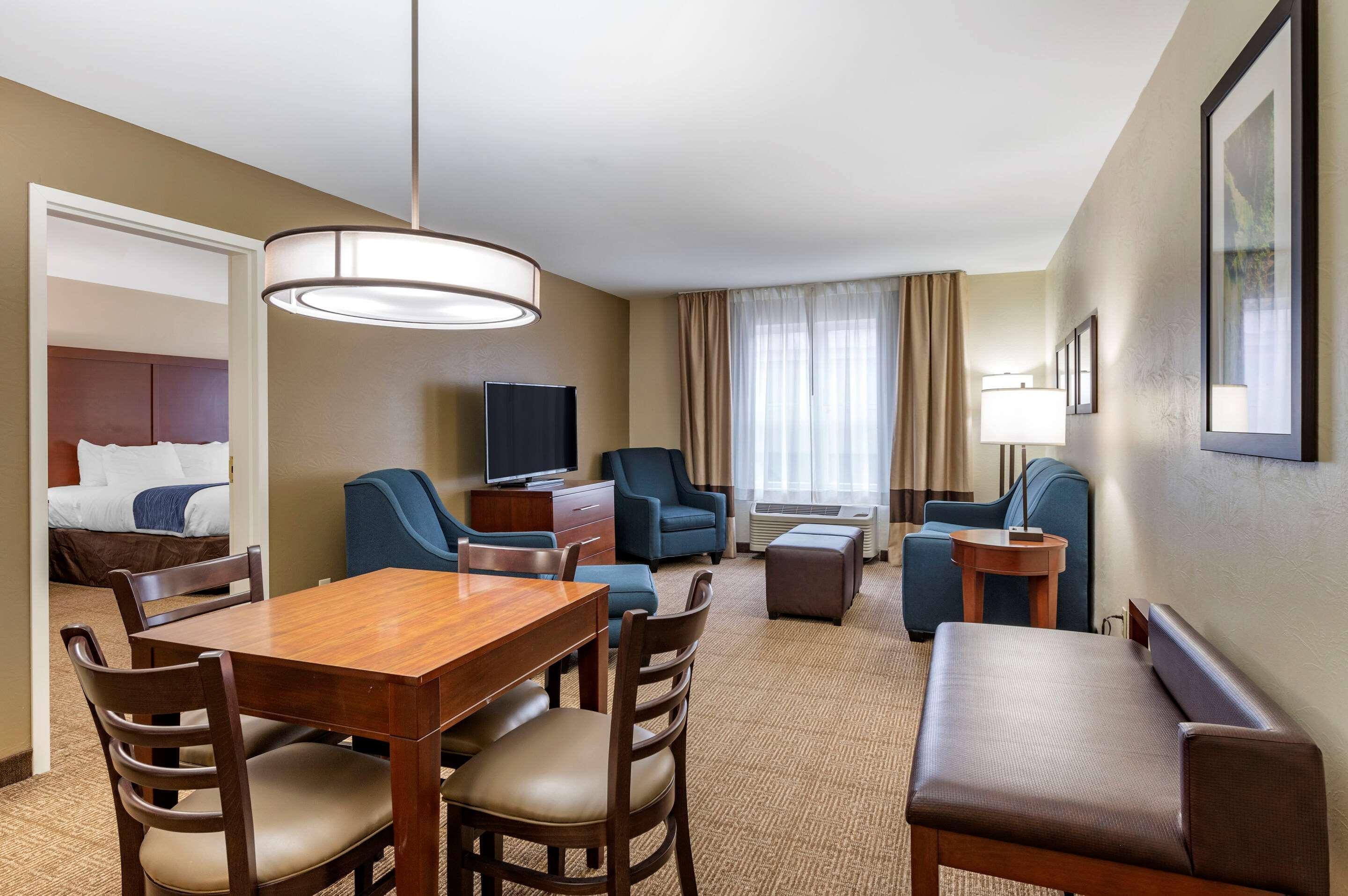 Comfort Inn & Suites Northern Kentucky Wilder Bagian luar foto