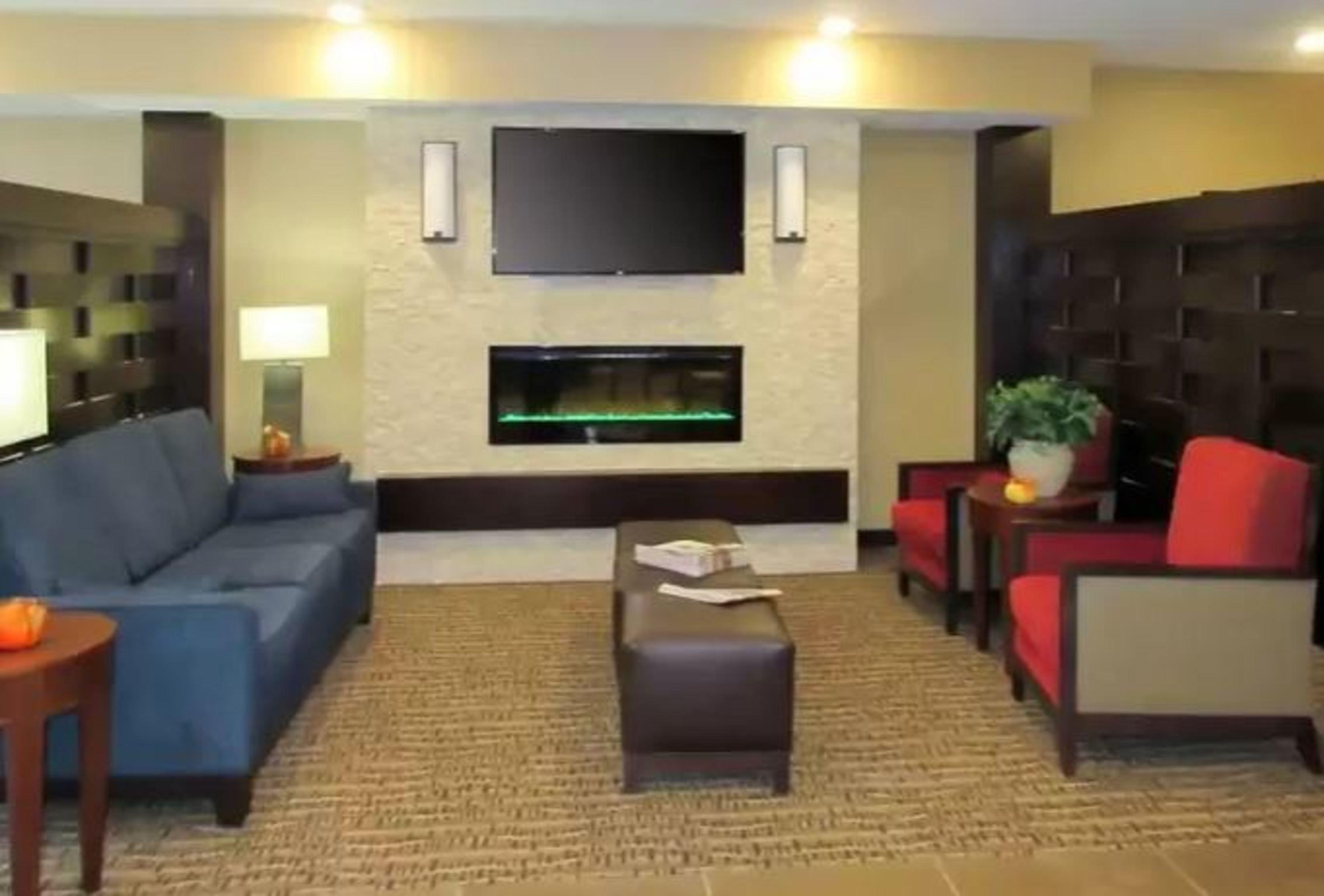 Comfort Inn & Suites Northern Kentucky Wilder Bagian luar foto