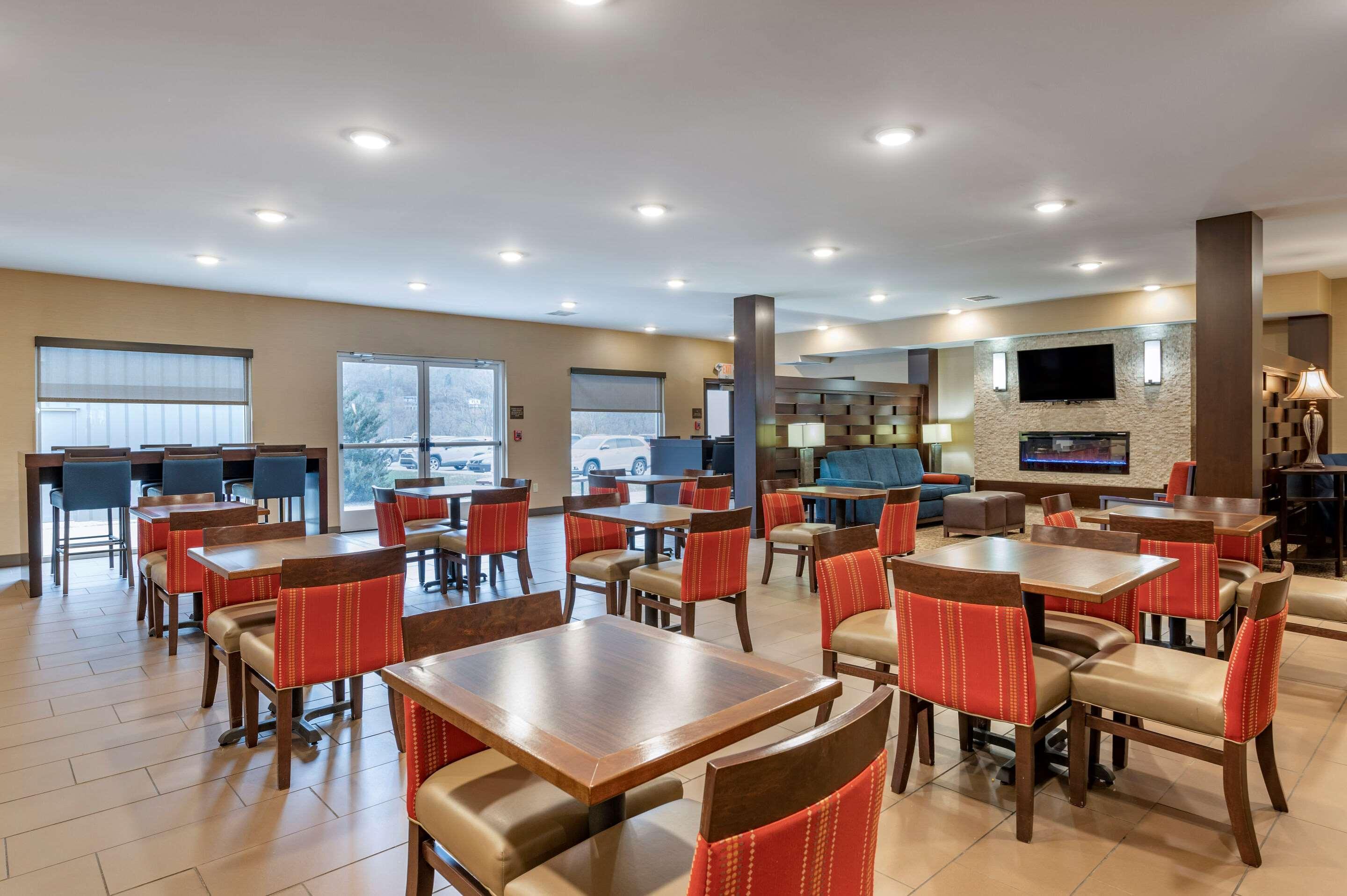 Comfort Inn & Suites Northern Kentucky Wilder Bagian luar foto
