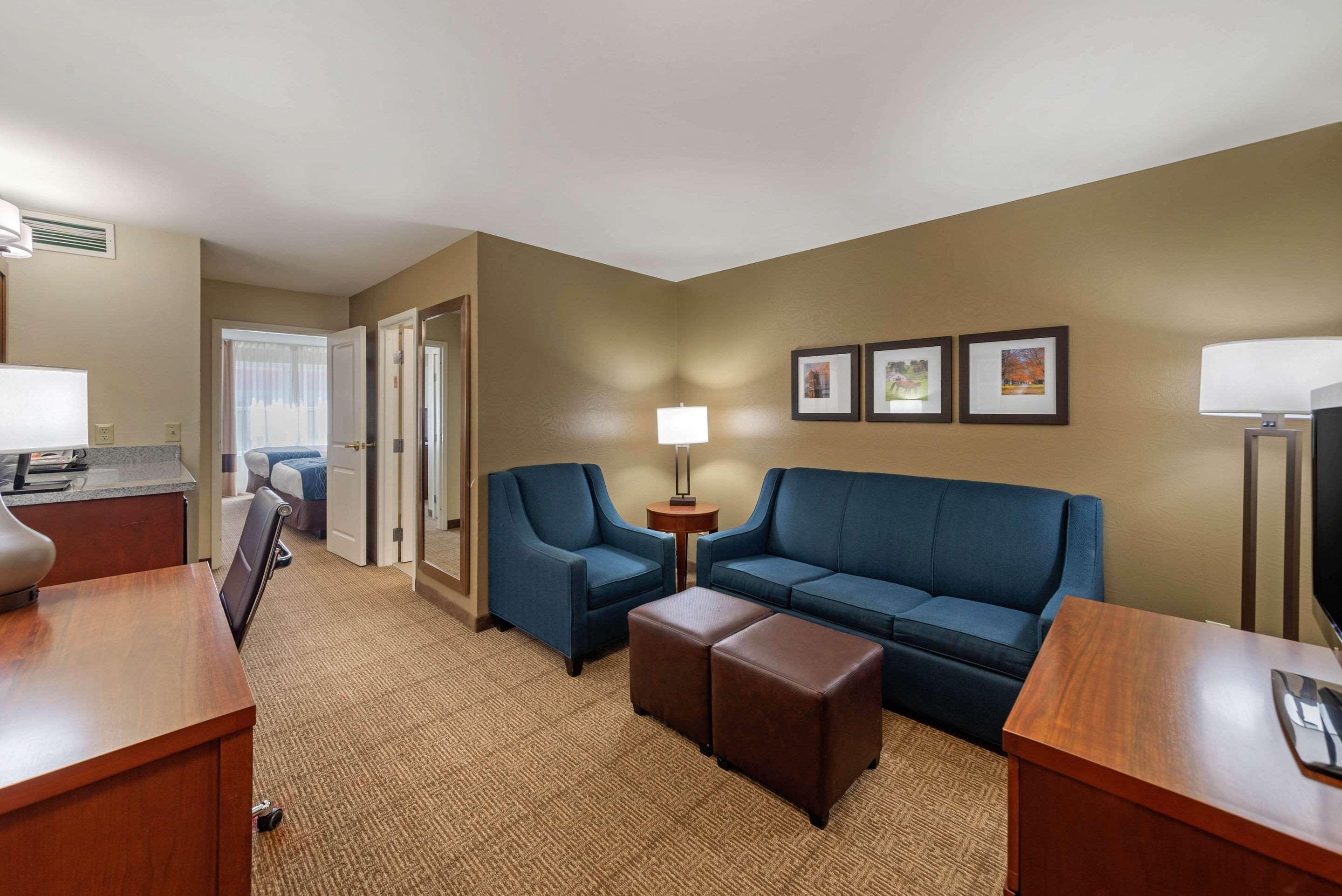 Comfort Inn & Suites Northern Kentucky Wilder Bagian luar foto