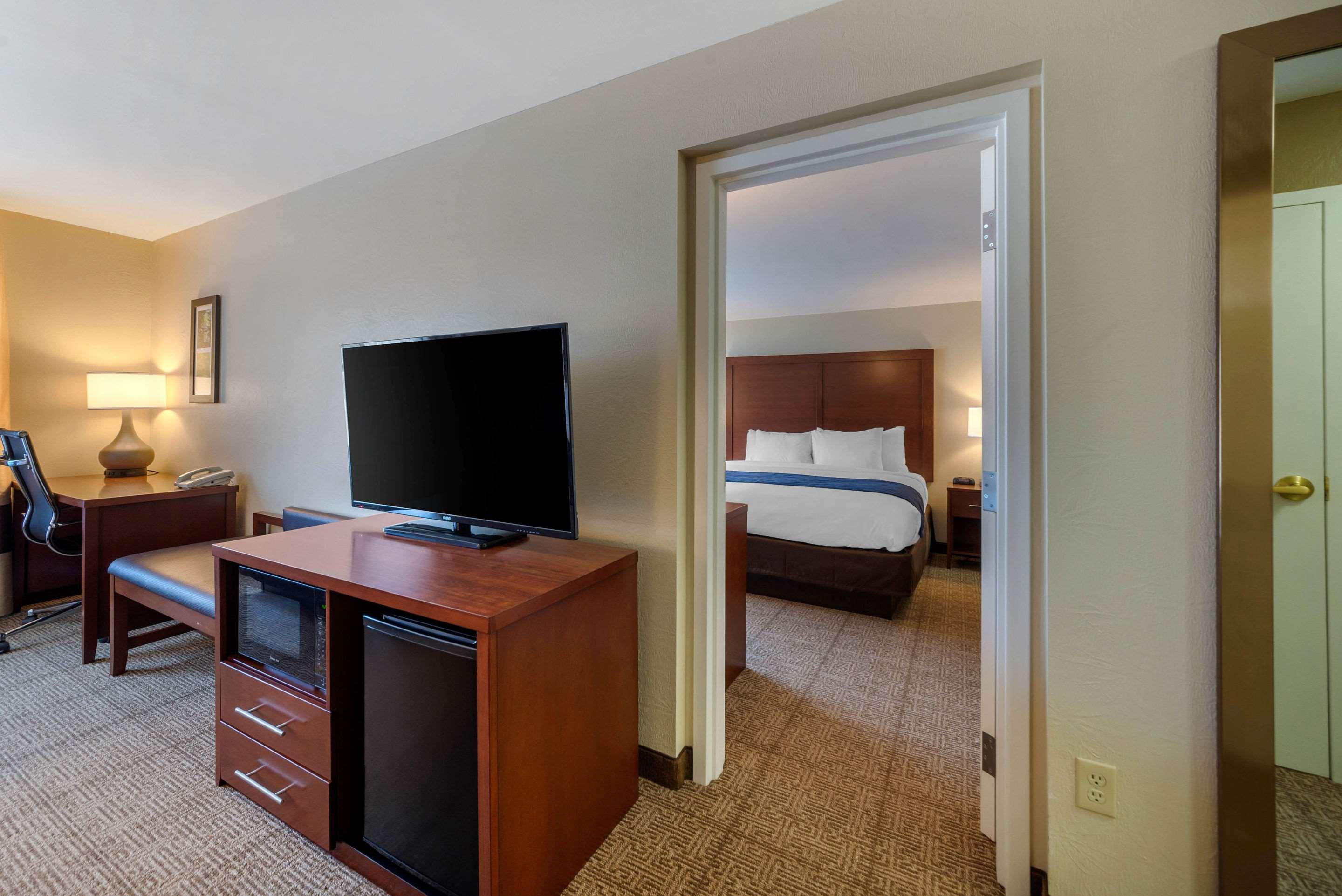 Comfort Inn & Suites Northern Kentucky Wilder Bagian luar foto