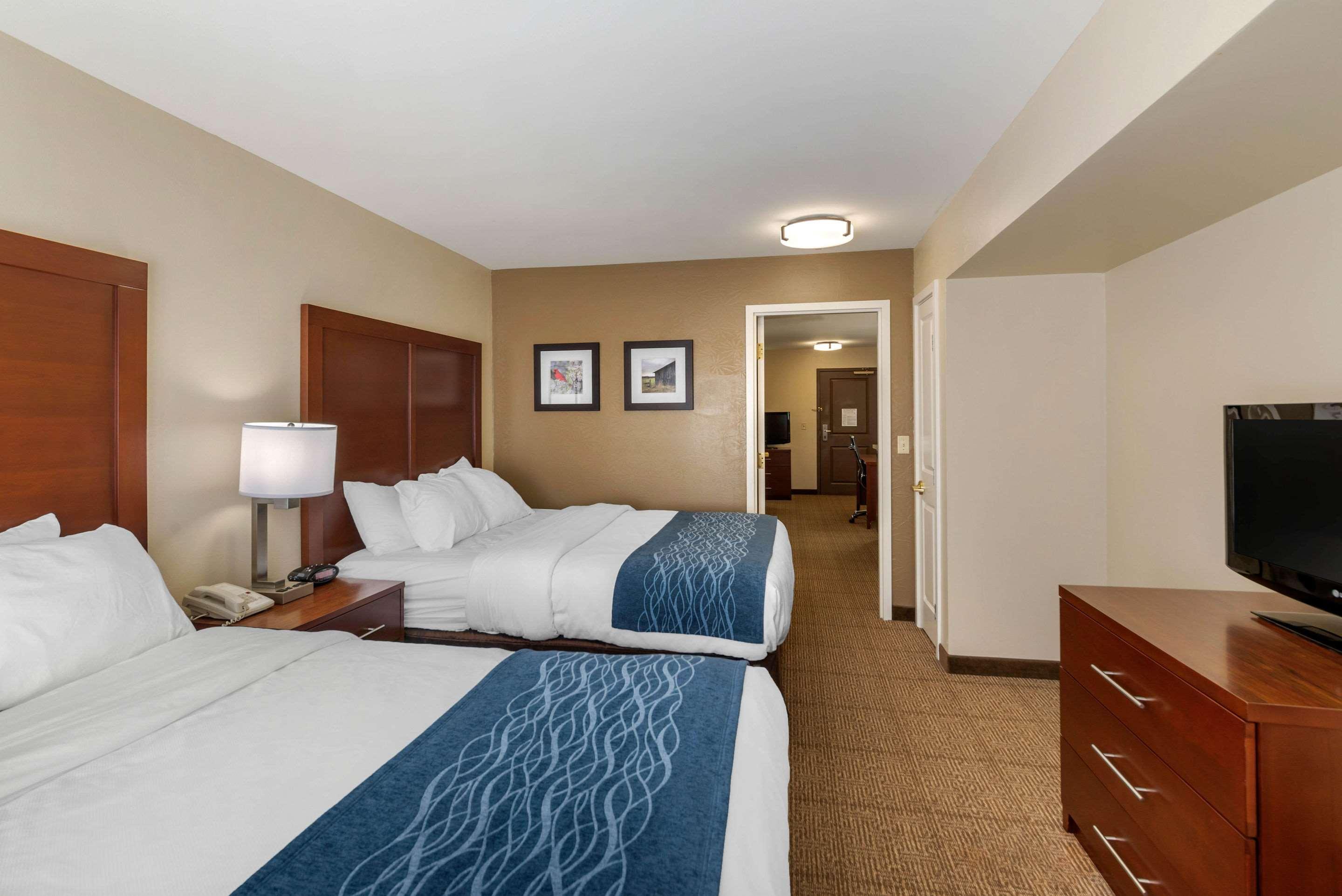 Comfort Inn & Suites Northern Kentucky Wilder Bagian luar foto