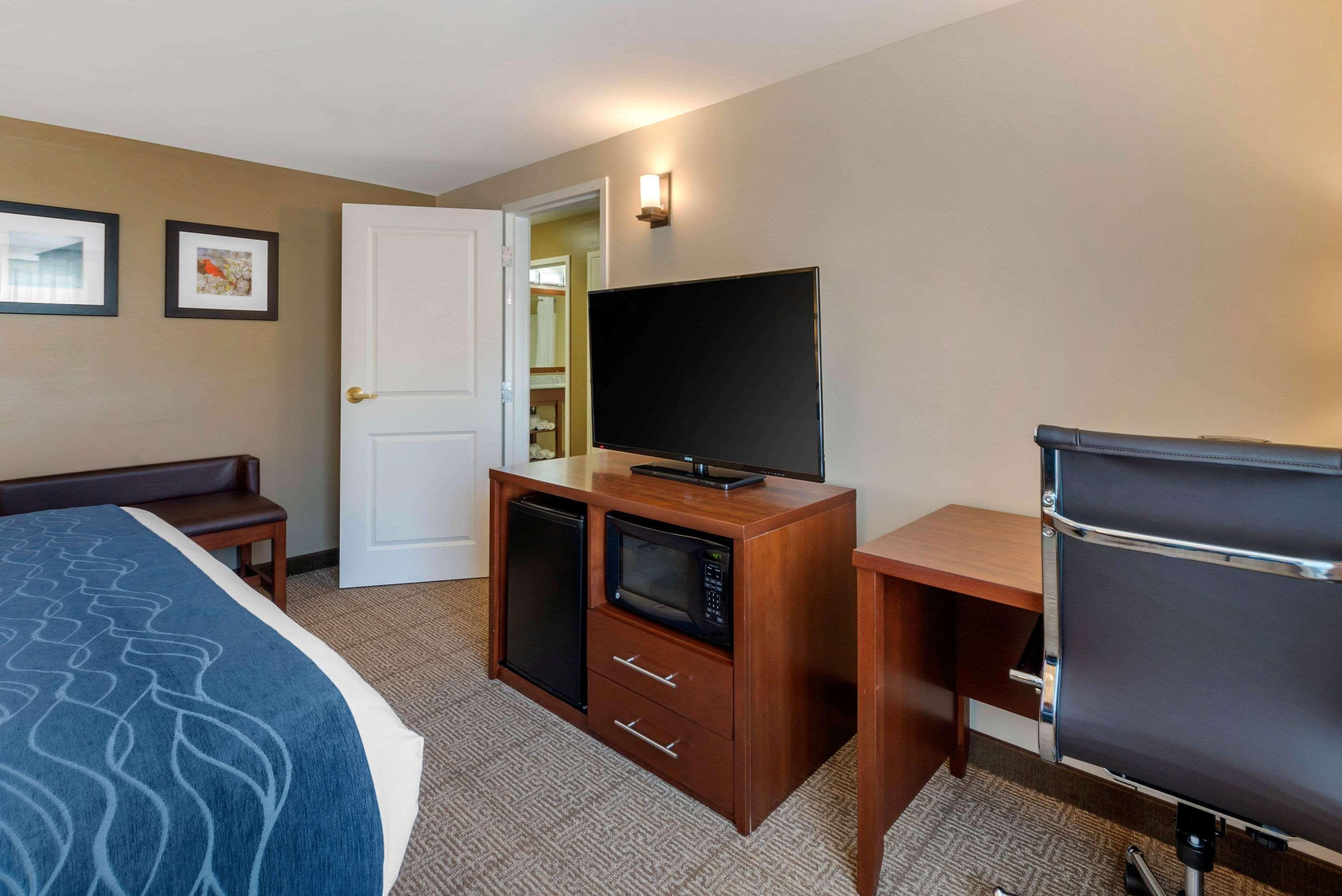Comfort Inn & Suites Northern Kentucky Wilder Bagian luar foto